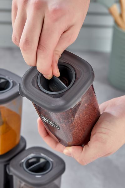 Okyanus Home 12 Adet Etiketli Kaşıklı Kilitlenebilir Kapaklı Baharatlık Seti 450 ml