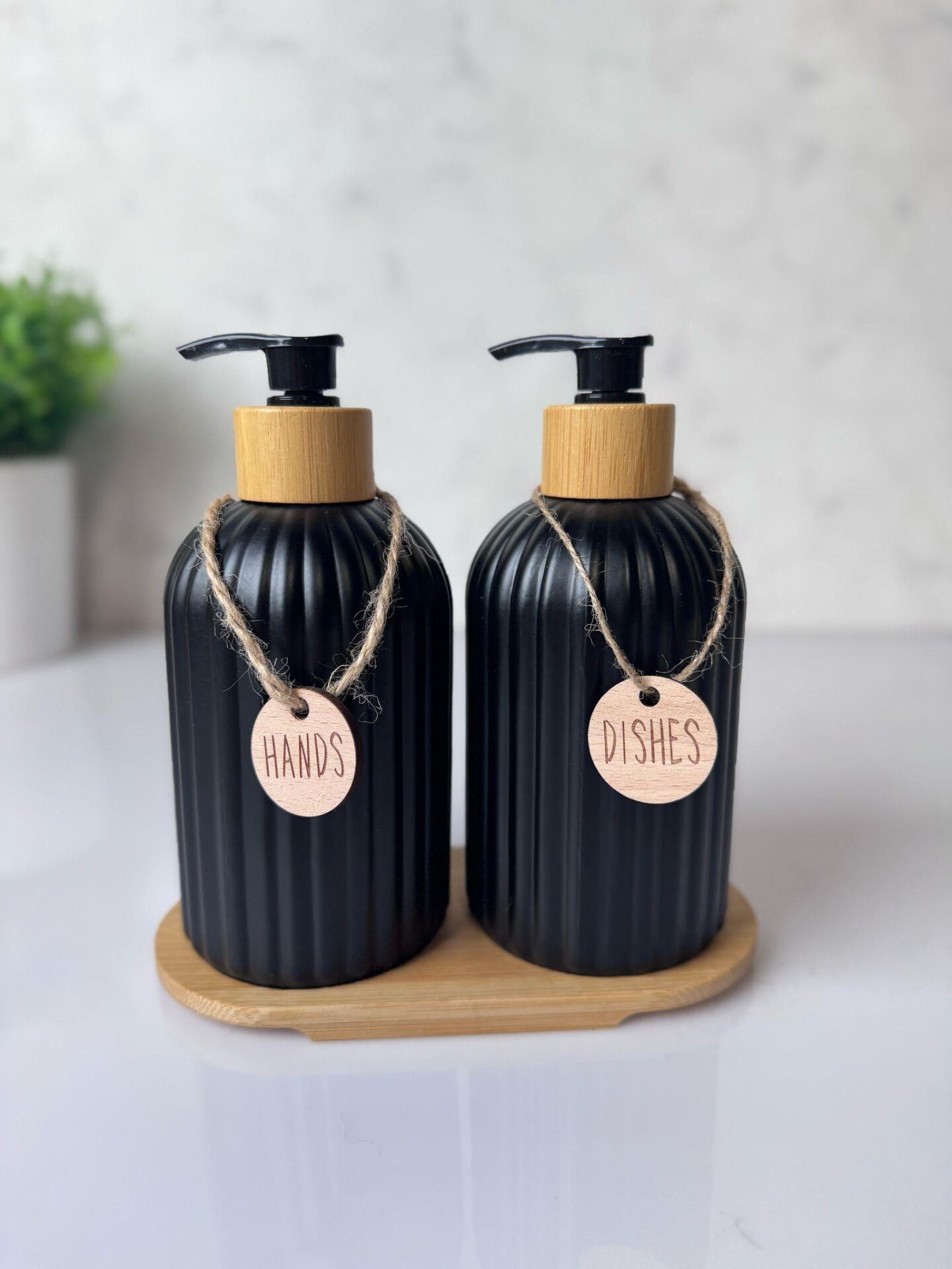Okyanus Home Bambu Stantlı Kolyeli Siyah Cam Sıvı Sabunluk Seti 500ml