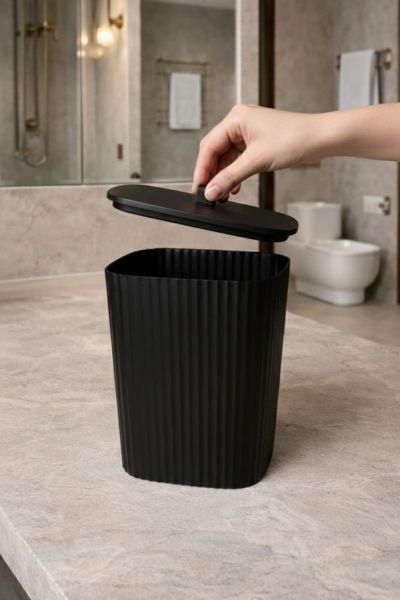 Okyanus Home Safir Yapışkanlı Asılabilir Çöp Kovası Siyah