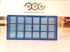 0093 - Moule à chocolat carré pour produits emballés