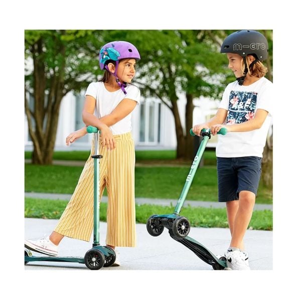 Maxi Micro Deluxe Eco Led Scooter - Green