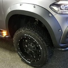 Mercedes X-Class Dodik Çamurluk Kaplama Civatalı