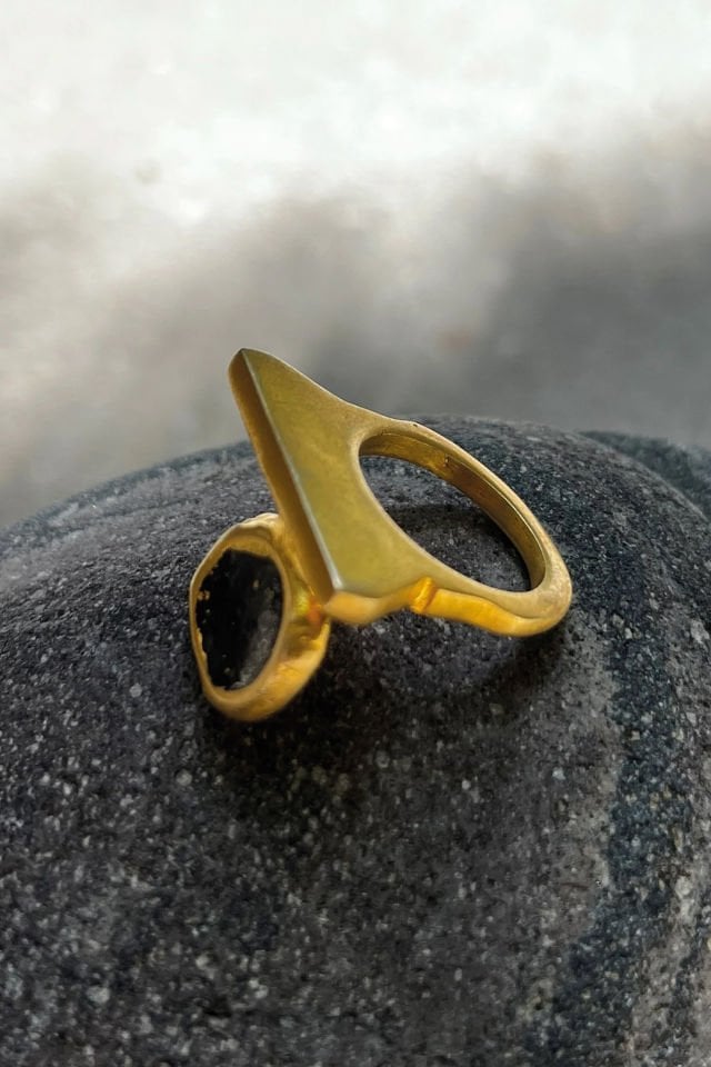 Contemporary Ring in Gold