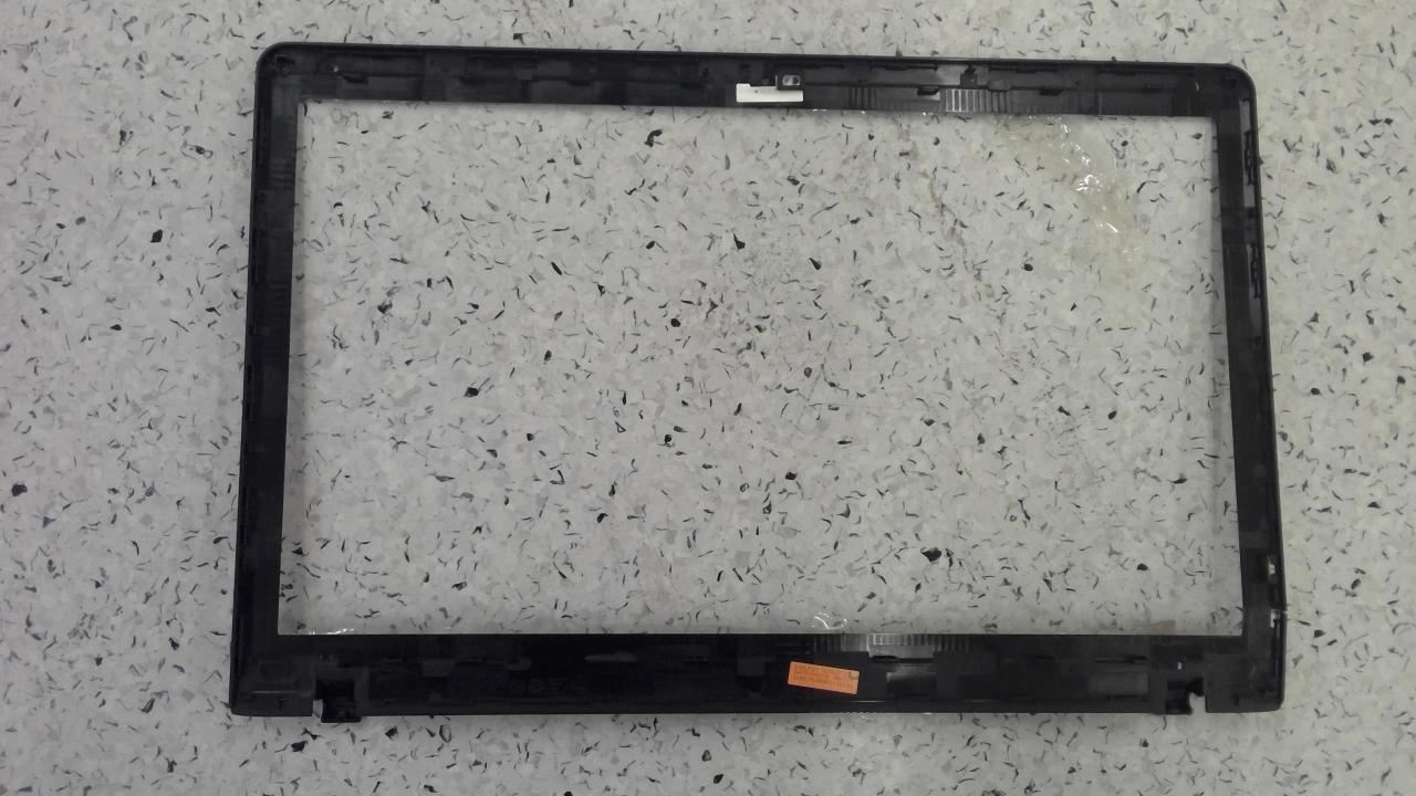Samsung NP270E5E-K01TR model LCD Ön Çerçeve / Yetkili Servis Güvencesi