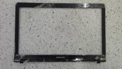 Samsung NP270E5E-K01TR model LCD Ön Çerçeve / Yetkili Servis Güvencesi