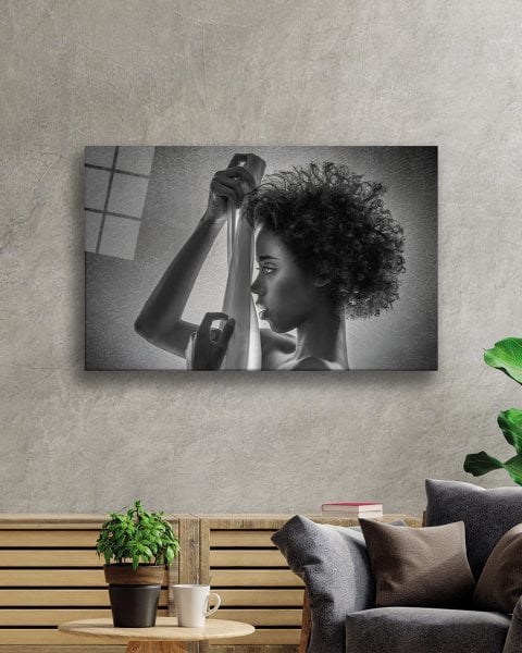 Siyah Beyaz İnsan Fotoğrafları Kadın  Cam Tablo  4mm Dayanıklı Temperli Cam Black and White People Photos Woman Glass Wall Art
