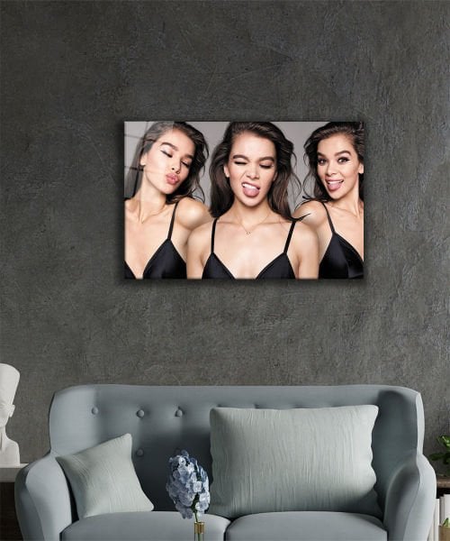 Şımarık Sevimli Kadın Cam Tablo  4mm Dayanıklı Temperli Cam, Perky Cute Woman Glass Wall Art