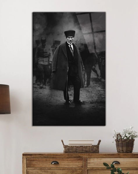 Atatürk Portre Dikey Siyah Beyaz Cam Tablo Hediyelik Büyük Tablo Ev Ofis Dekoru
