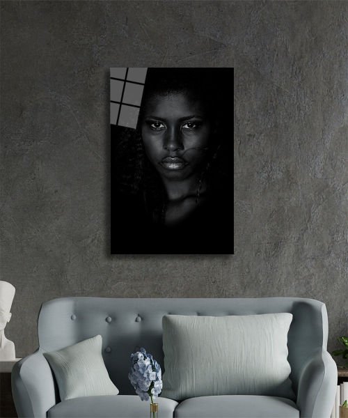 Siyahi Kadın Keskin Bakış Cam Tablo  4mm Dayanıklı Temperli Cam, Black Woman Sharp Look Glass Wall Art