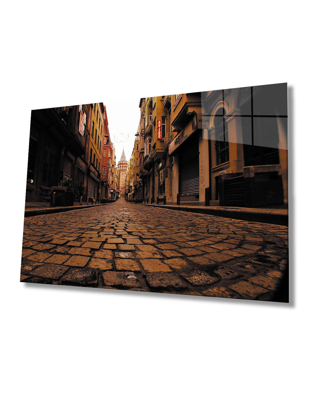 Arnavut Kaldırımlı Sokak Ve Galata Manzaralı 4mm Dayanıklı  Cam Tablo Temperli Cam