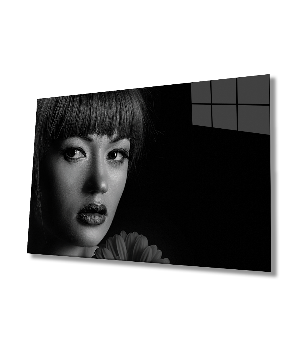 Siyah Beyaz İnsan Fotoğrafları Kadın Cam Tablo  4mm Dayanıklı Temperli Cam Black and White People Photos Woman Glass Wall Art