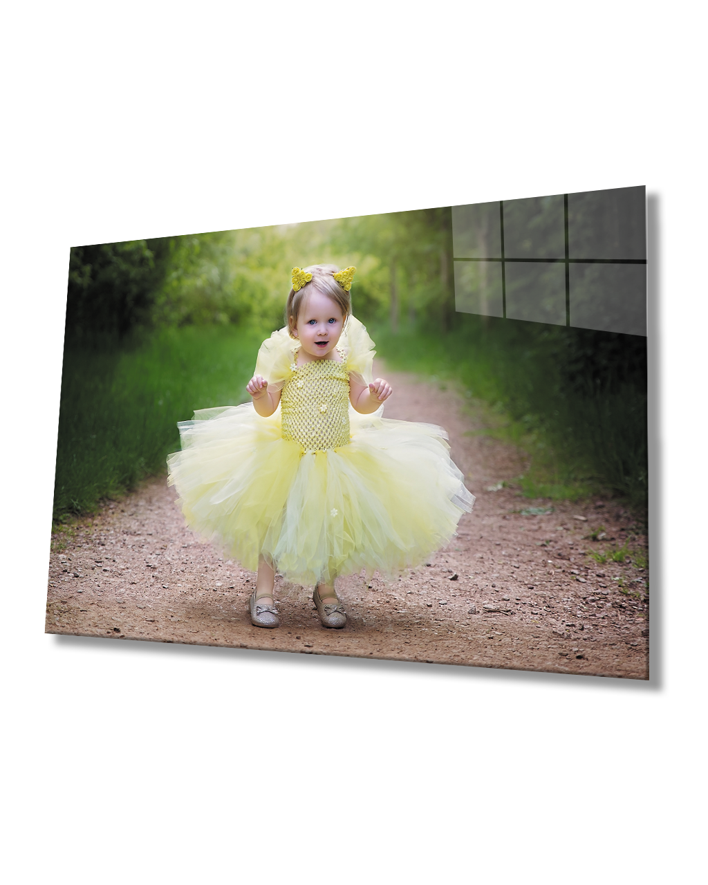 Sarı Elbiseli Çocuk Cam Tablo  4mm Dayanıklı Temperli Cam Child in Yellow Dress Glass Table 4mm Durable Tempered Glass