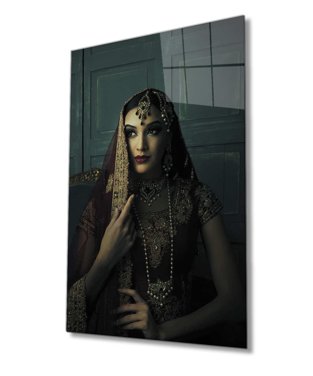 Hint Makyajlı Kadın Portresi Cam Tablo  4mm Dayanıklı Temperli Cam, Woman Portrait with Indian Makeup Glass Wall Art