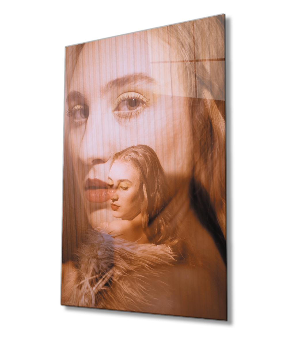 Sarışın Kadın Cam Tablo  4mm Dayanıklı Temperli Cam Blonde Woman Glass Wall Art