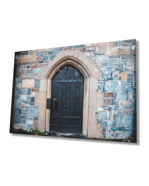 Taş Duvarlar ve Kemerli Kapı Siyah  Kapı Cam Tablo  4mm Dayanıklı Temperli Cam Stone Walls and Arched Door Black Door Glass Table 4mm Durable Tempered Glass