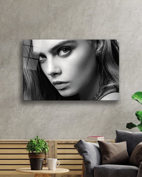 Siyah Beyaz İnsan Fotoğrafları Kadın Cam Tablo  4mm Dayanıklı Temperli Cam  Black and White People Photos Woman Glass Wall Art