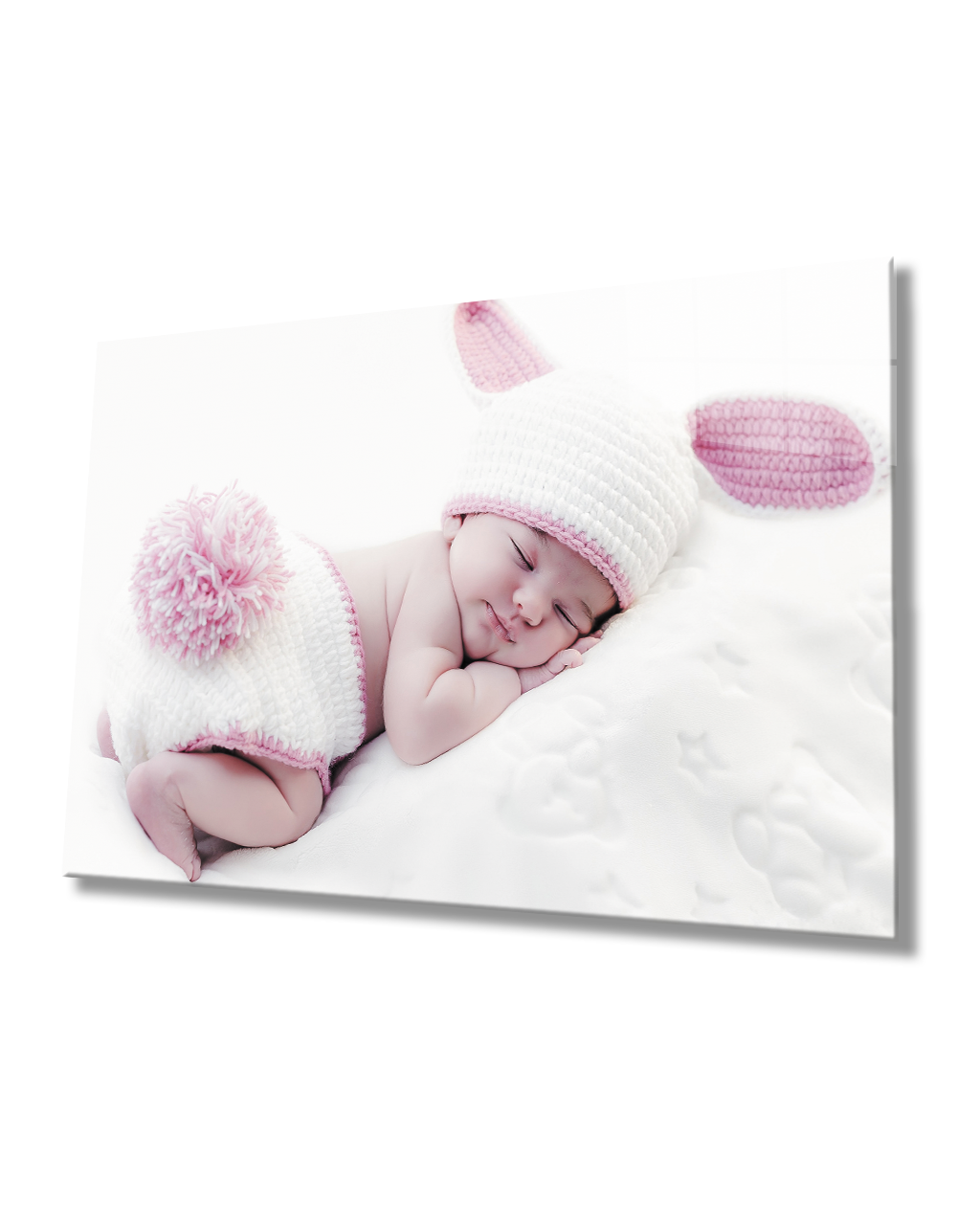 Şapkalı Uyuyan Bebek Cam Tablo  4mm Dayanıklı Temperli Cam Sleeping Baby With Hat Glass Table 4mm Durable Tempered Glass