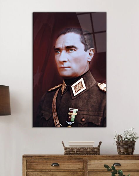Atatürk Üniformalı Portre Dikey Cam Tablo Hediyelik Büyük Tablo Ev Ofis Dekoru
