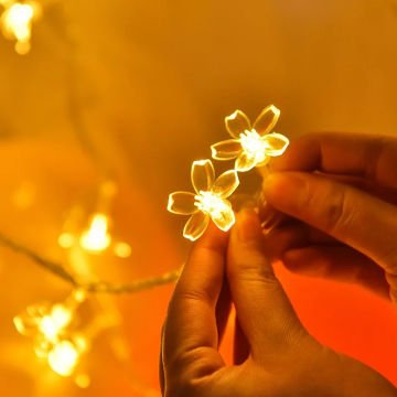 Trendpoint 30 Ledli 5 Metre Şerit Led Sembollü Kablolu Süsleme Dekoratif Aydınlatma GünIşığı Çiçekli Led