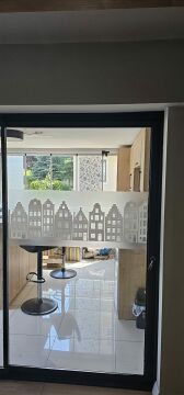 Technosmart 45x150cm Dekoratif Şehir Temalı Buzlu Cam Filmi Statik Kaplama Mutfak Ofis Banyo Pencere