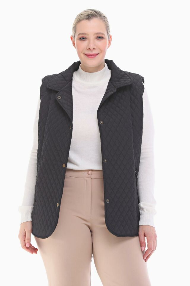 POLO YAKA SİYAH KAPİTONE YELEK