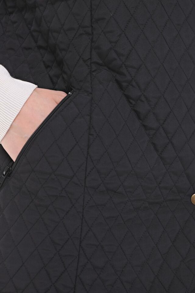 POLO YAKA SİYAH KAPİTONE YELEK