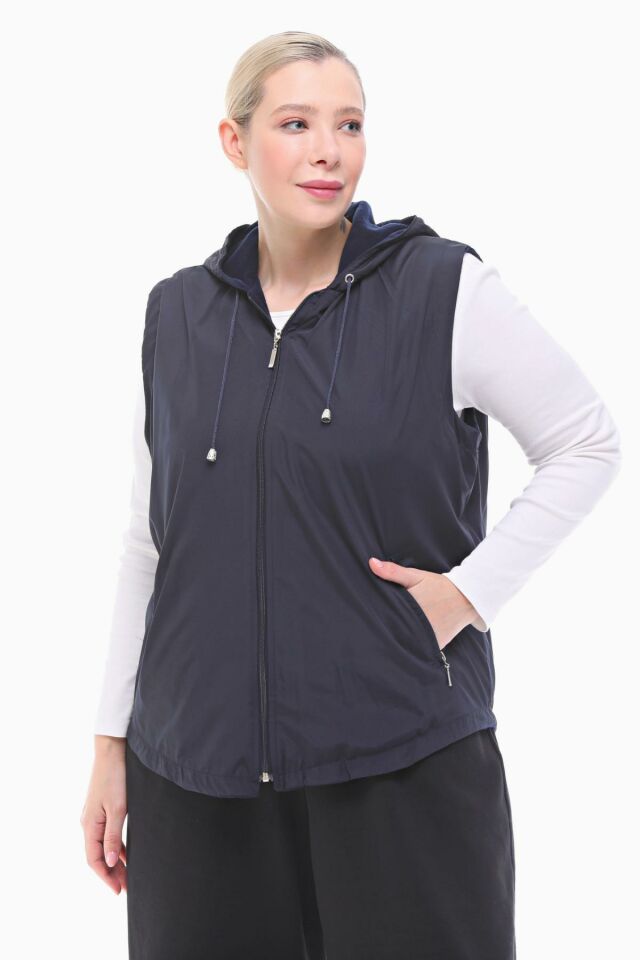 KAPÜŞONLU LACİVERT İÇİ POLARLI YELEK