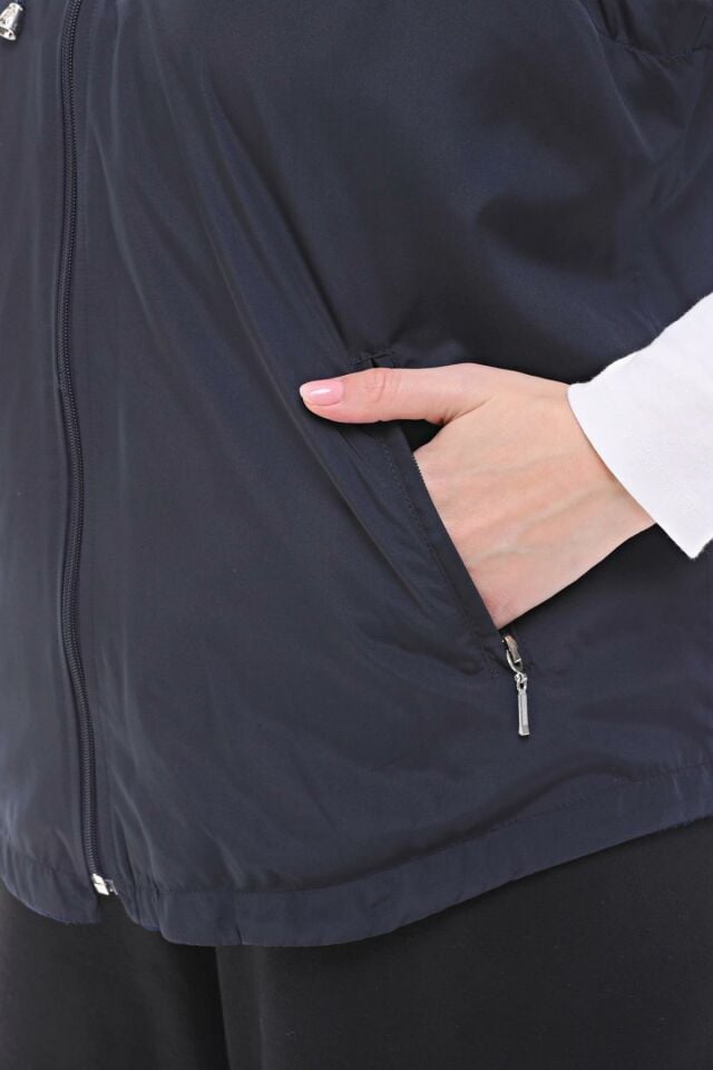 KAPÜŞONLU LACİVERT İÇİ POLARLI YELEK