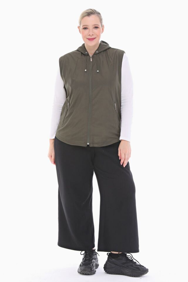 KAPÜŞONLU HAKİ İÇİ POLARLI YELEK