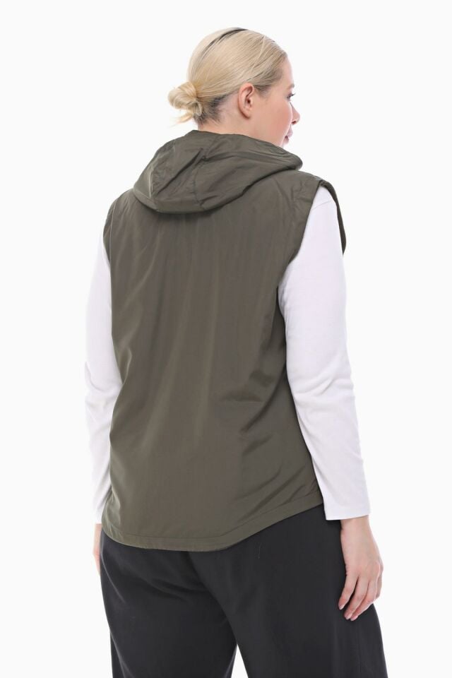 KAPÜŞONLU HAKİ İÇİ POLARLI YELEK