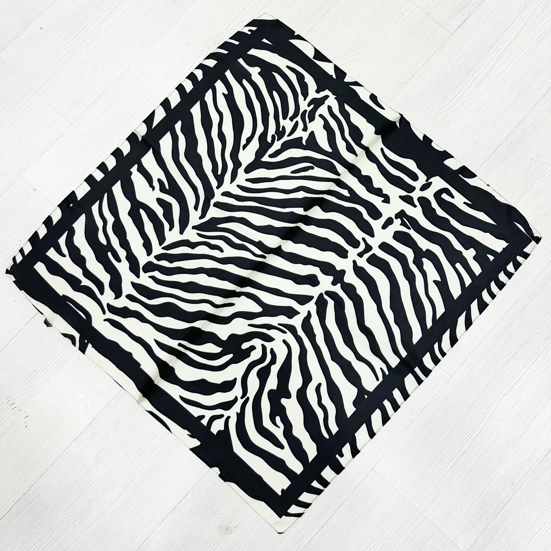Zebra Desen Fular- Şal