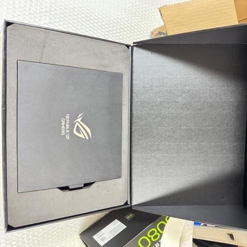Asus RTX 5080 Rog Astral OC Edition ROG-ASTRAL-RTX5080-O16G-GAMING 256 Bit GDDR7 16 GB Ekran Kartı