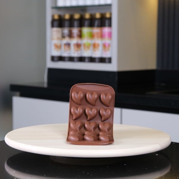15'Li Kalp Desenli Silikon Çikolata Kalıbı