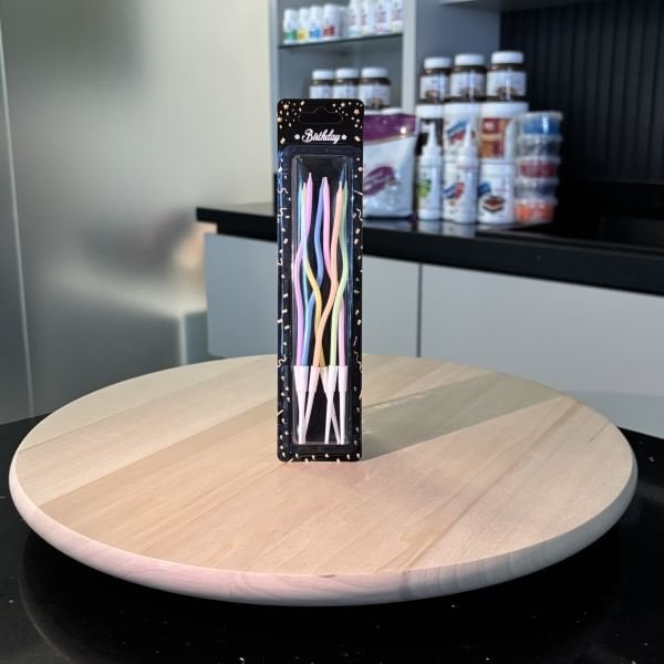 Açık Renkli Kıvrık Pasta Mumu