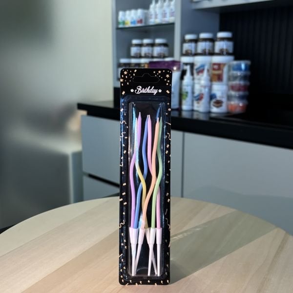 Açık Renkli Kıvrık Pasta Mumu