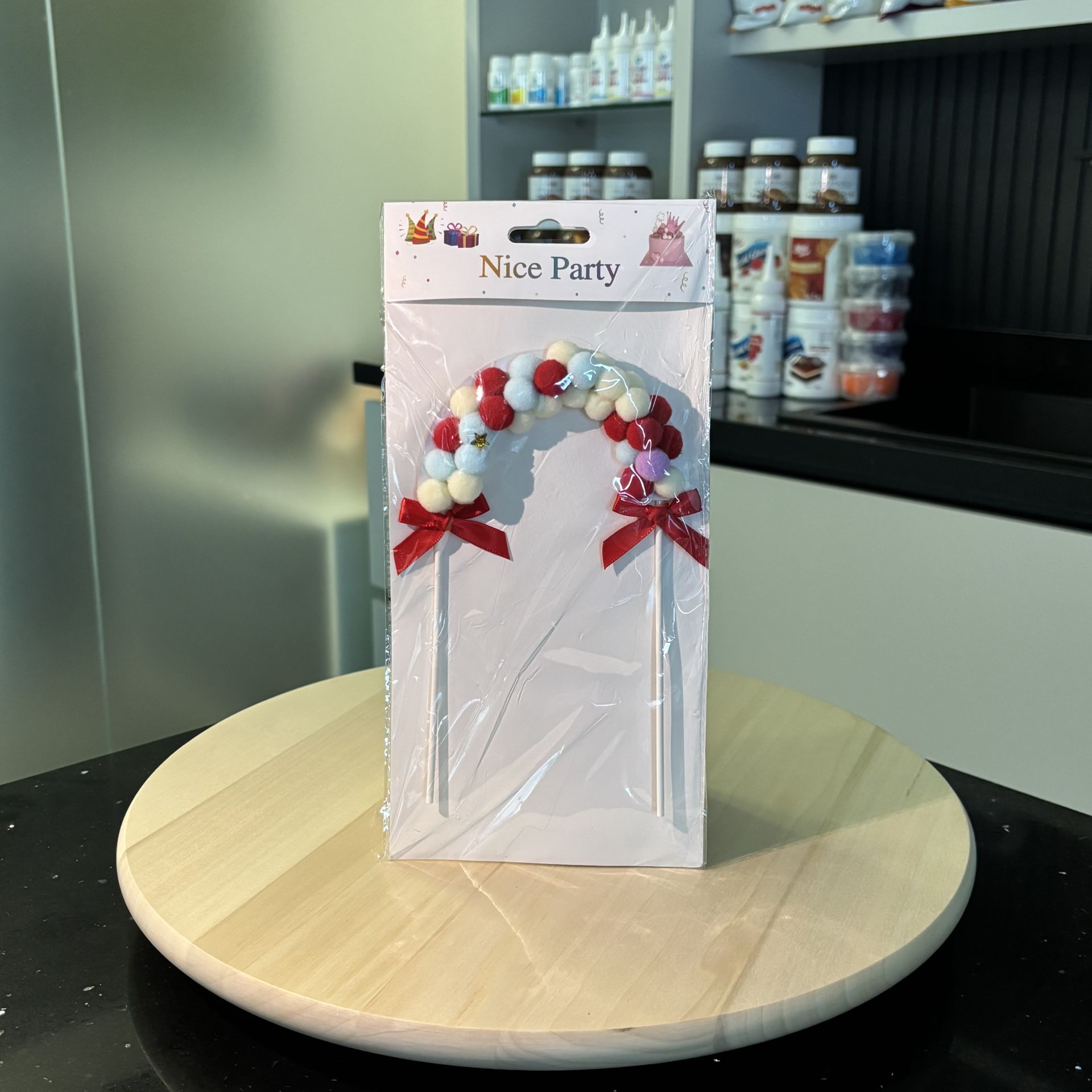 Renkli Ponponlu Pasta Süsü