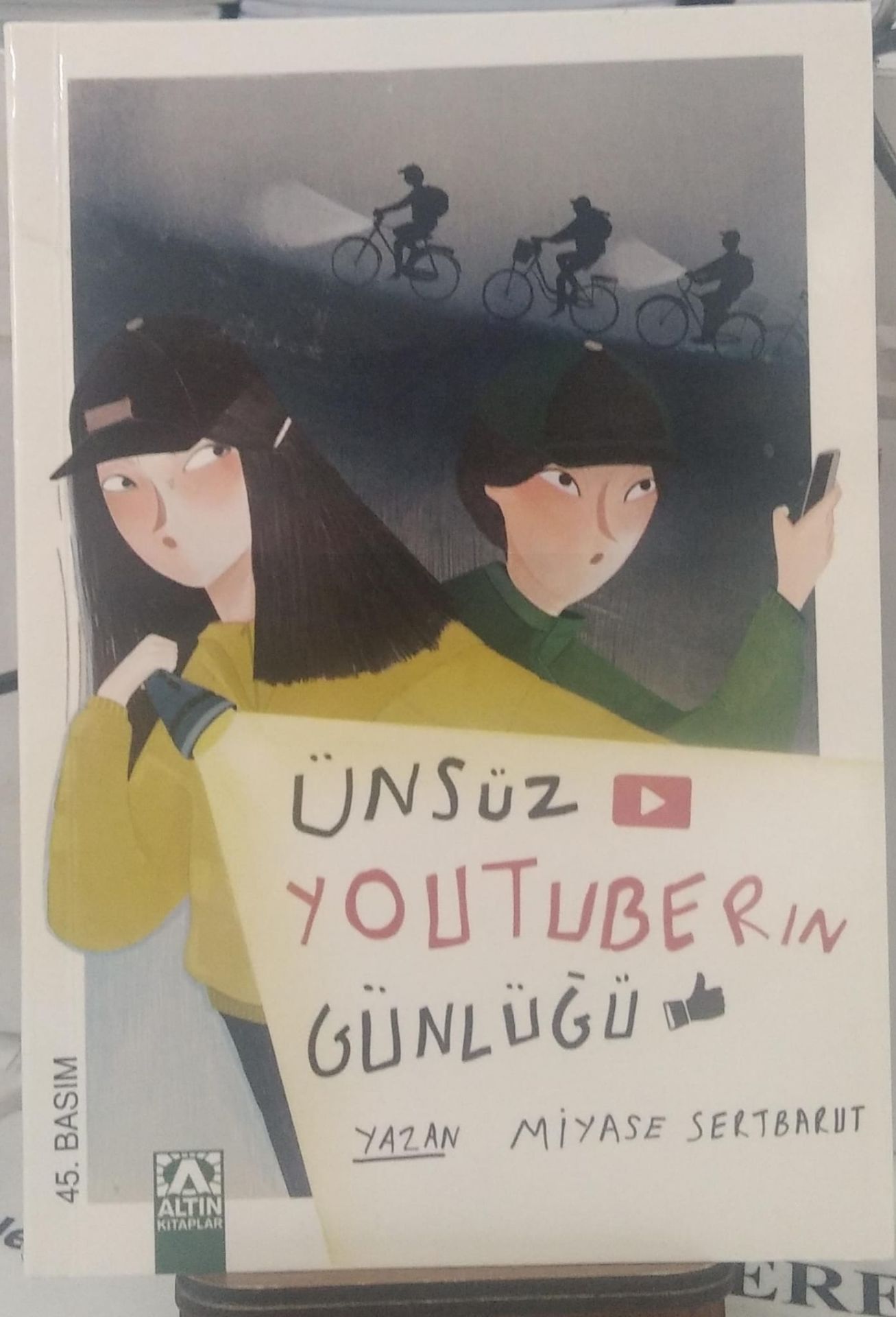 Ünsüz Youtuberın Günlüğü - Miyase Sertbarut