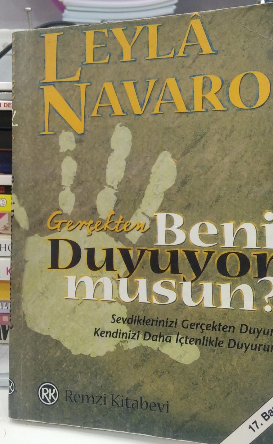 Gerçekten Beni Duyuyor musun? -  Leyla Navaro