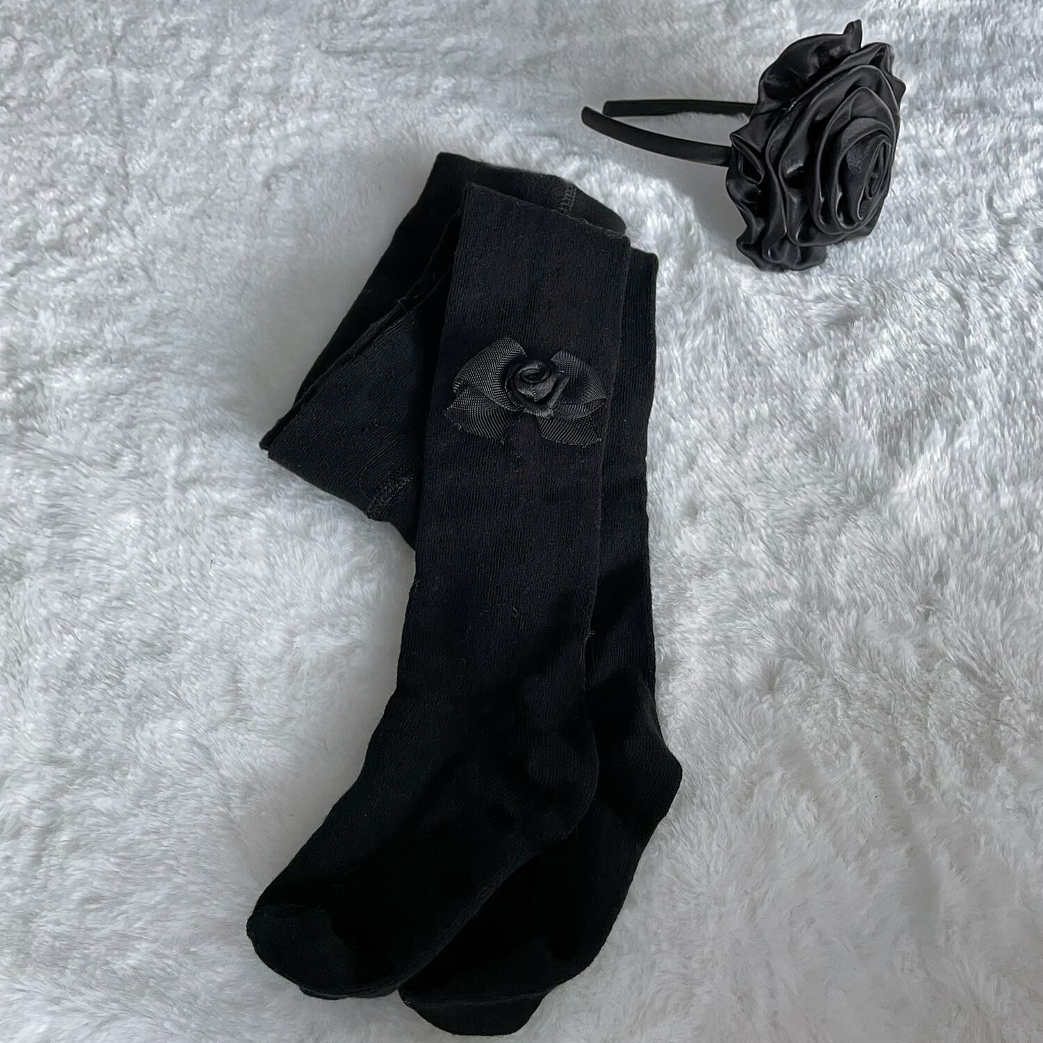 Gül Detaylı Taç ve Fiyonk Detaylı Külotlu Çorap Kombin Siyah - 5 Yaş
