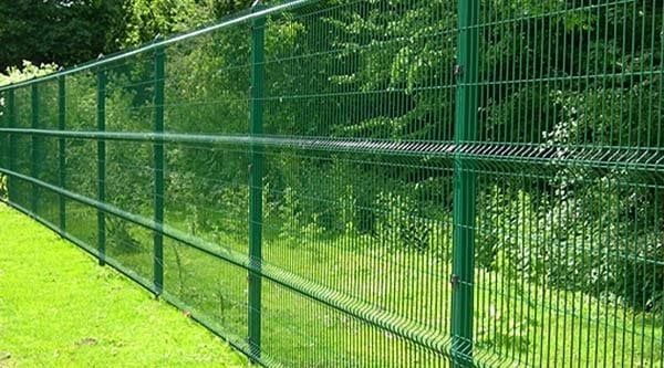 What is the Best Type of Fence for Gardens?