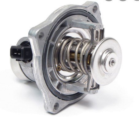 Termostat Komple Elektrıklı 105 C X5 E53 4.4İ - 4.6 İs 00-07/ 7 Serısı (E38) 740 İ 94-01/ (E39) 535 İ - 540 İ 95-03/ Range Rover Iıı 4.4 02-12/ Sport PEL000060