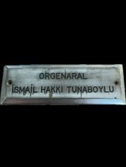 12x4 cm. 8. Genel Kurmay Bşk. Org. İsmail Hakkı Tunaboylu Kapı Levha (1955-1957)