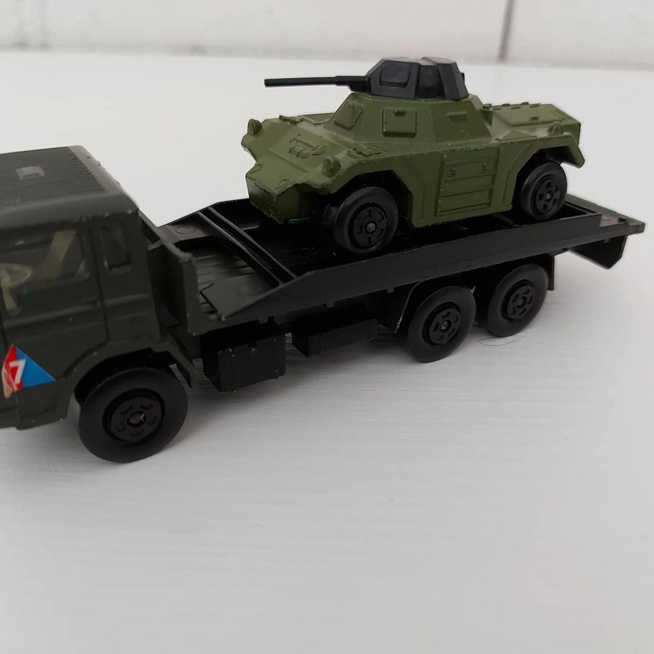 Matchbox Superkings Askeri Taşıyıcı Üzeri Zırhlı Araç