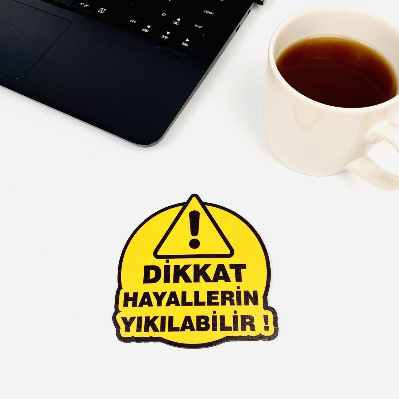 Dikkat Hayallerin Yıkılabilir Ahşap Bardak Altlığı