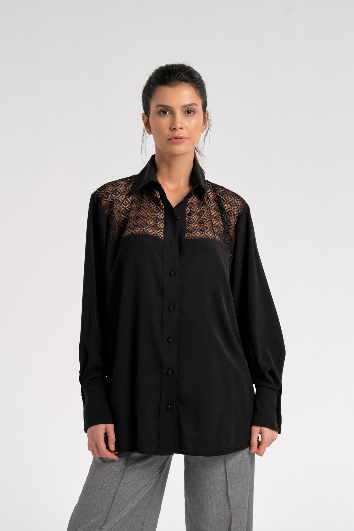 Nero Shirt, Siyah Dantel Detaylı Gömlek