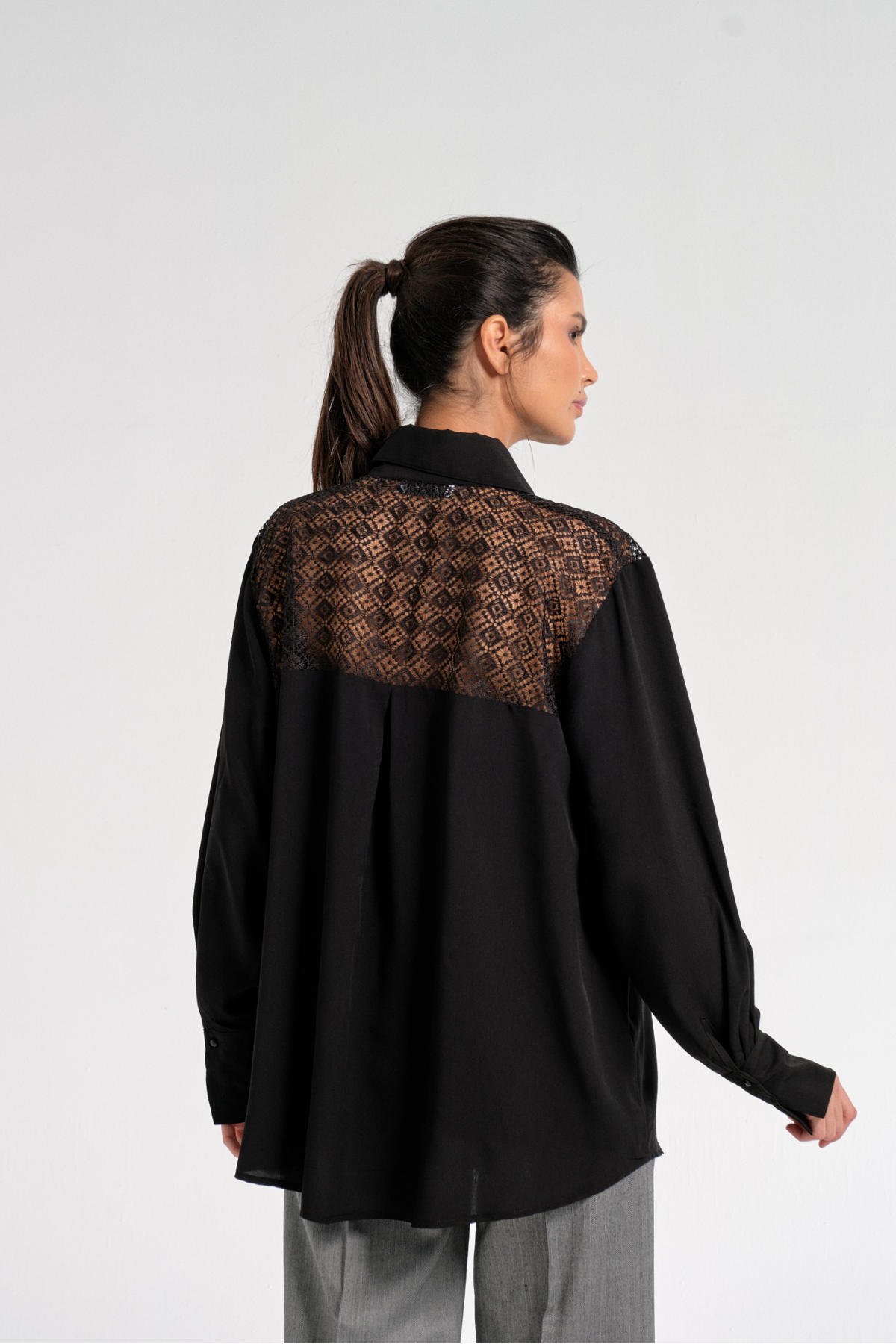 Nero Shirt, Siyah Dantel Detaylı Gömlek