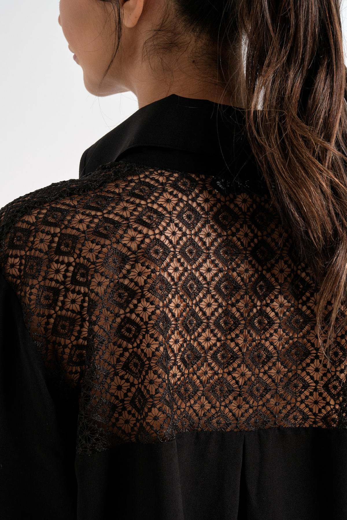 Nero Shirt, Siyah Dantel Detaylı Gömlek