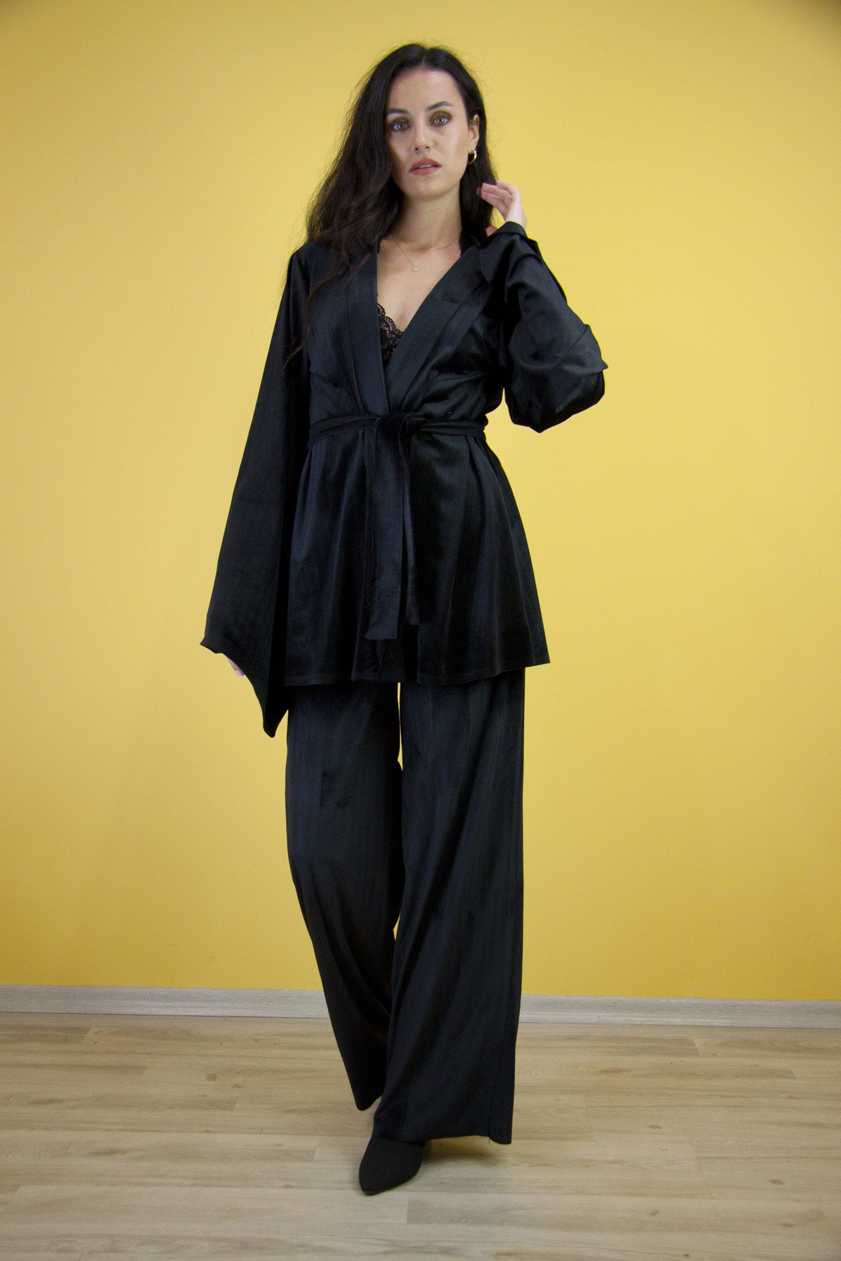 Siyah Balık Sırtı Kadife Kimono Pantolon Takım