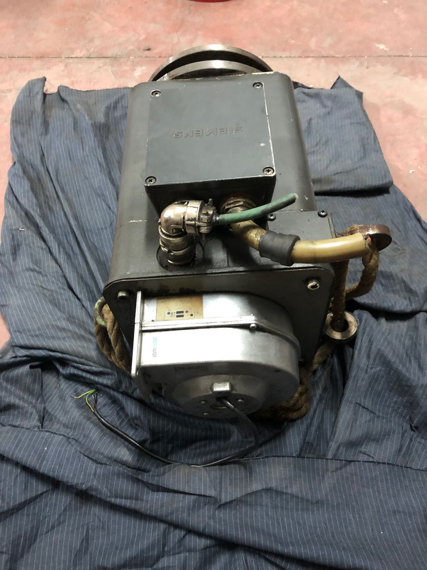 Sıemens Servo Motor 1PH6133-4CG40-Z