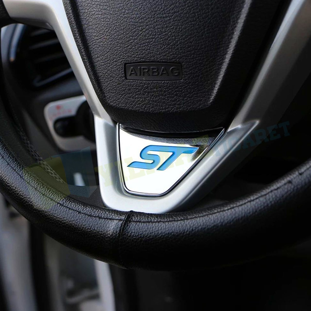 Ford Fiesta B-Max Courier ST Mavi Direksiyon Logo Plastik Arma